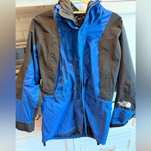 The North Face Women’s Blue and Black Jacket, size Medium, EUC
